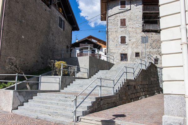 Pulizia profonda arredo urbano a Caderzone Terme
